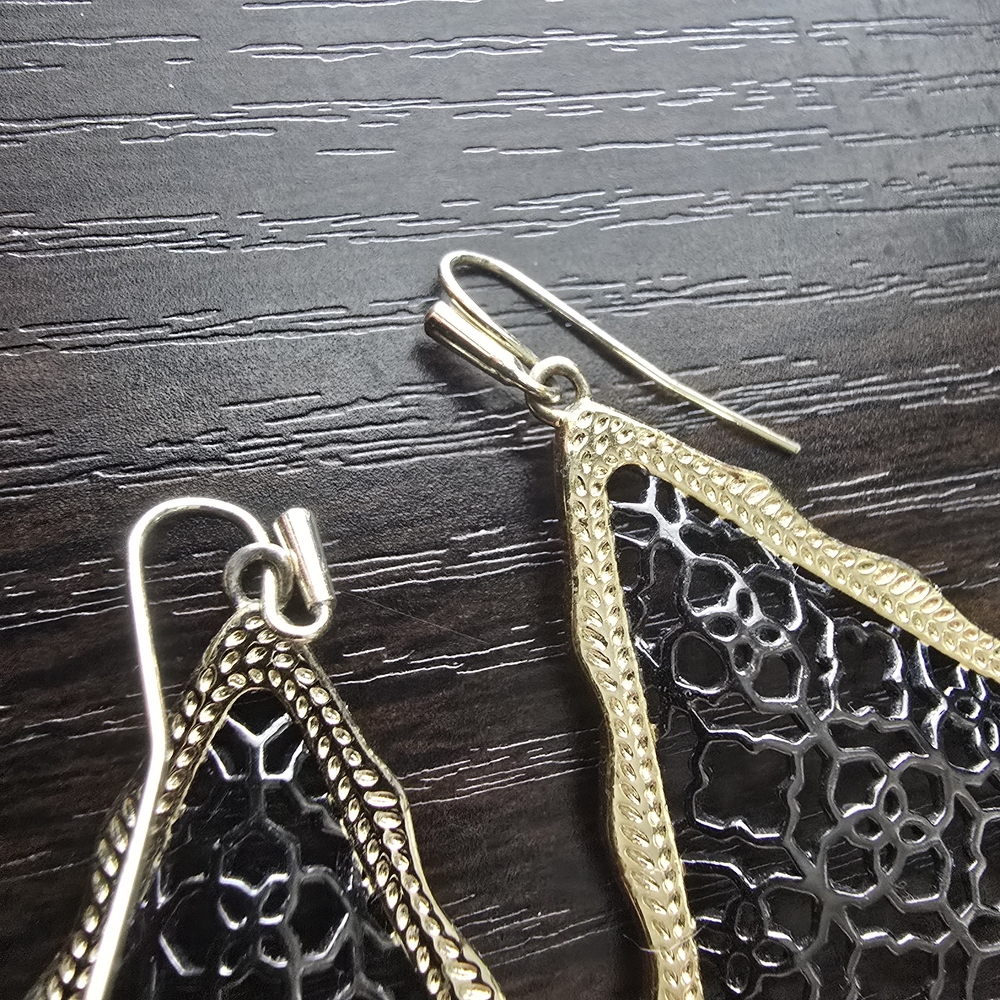 Kendra Scott Adair Earrings - Picture 2 of 3